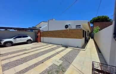 Imagem: A casa possui 2 Dormitórios, 1 Banheiro, 1 Vaga na garagem