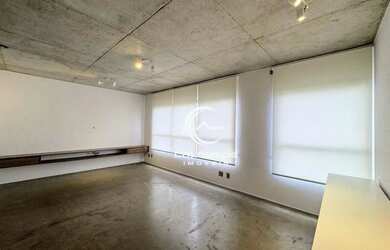 Imagem: O apartamento possui 1 Dormitório, 1 Banheiro, 1 Vaga na garagem