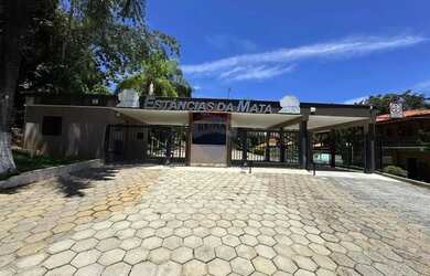 Imagem: O terreno e possui Dormitórios, Suítes, Banheiros, 1000-0m²