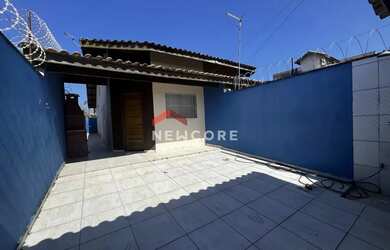 Imagem: A casa possui 2 Dormitórios, 2 Banheiros, 2 Vagas na garagem