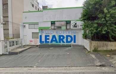 Imagem: O depósito possui 4 Vagas na garagem e 203m² de Área e está