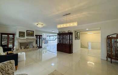 Imagem: O apartamento na cobertura possui 5 Dormitórios, 5 Banheiros