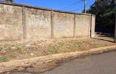 Imagem: O terreno possui 282m² de Área e está localizado em Jardim