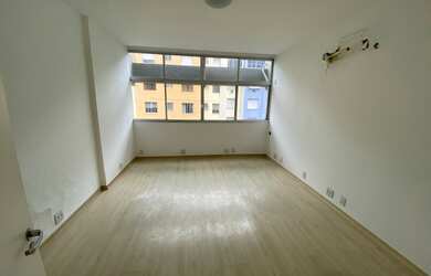 Imagem: O depósito para alugar possui e está localizado em Copacabana