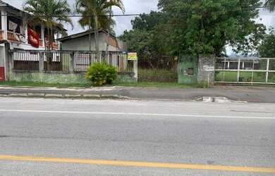 Imagem: O terreno possui 650-0m² de Área e está localizado em Centro