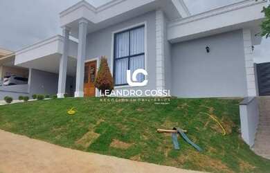 Imagem: A casa em condomínio possui 3 Dormitórios, 5 Banheiros, 4