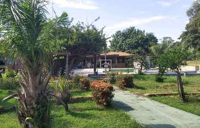 Imagem: A fazenda possui 12.000.000m² de Área, Piscina e está localizado