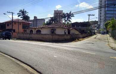 Imagem: O depósito possui 5 Vagas na garagem, 250m² de Área e está