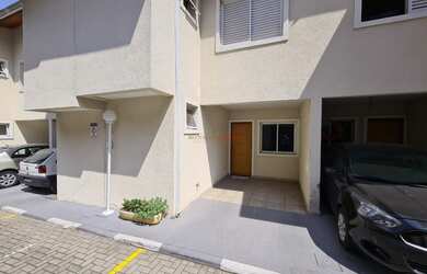 Imagem: A casa possui 2 Dormitórios, 3 Banheiros, 1 Vaga na garagem