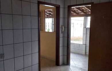 Imagem: A casa possui 2 Dormitórios, 1 Banheiro e está localizado