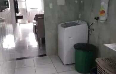 Imagem: A casa possui 2 Dormitórios, 2 Banheiros, 1 Vaga na garagem