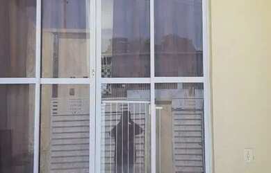 Imagem: A casa possui 2 Dormitórios, 2 Banheiros, 1 Vaga na garagem