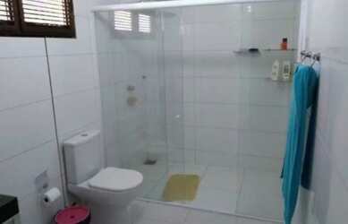 Imagem: A casa possui 2 Dormitórios, 3 Banheiros e está localizado