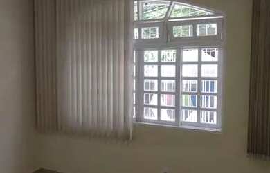 Imagem: A casa possui 2 Dormitórios, 2 Banheiros, 1 Vaga na garagem