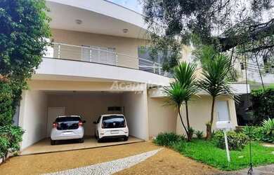 Imagem: A casa em condomínio possui 3 Dormitórios, 1 Banheiro, 2 Vagas