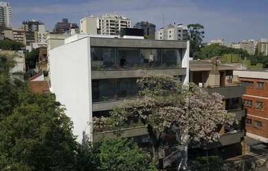 Imagem 5: Apartamento com 2 Dormitorio s localizado a no bairro Mont Serrat em Porto...