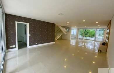 Imagem: A casa em condomínio possui 4 Dormitórios, 5 Banheiros, 4