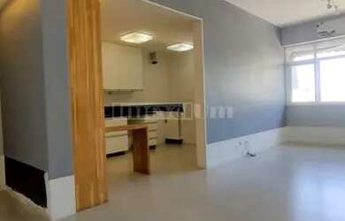 Imagem: O apartamento possui 3 Dormitórios, 1 Banheiro, 1 Vaga na garagem