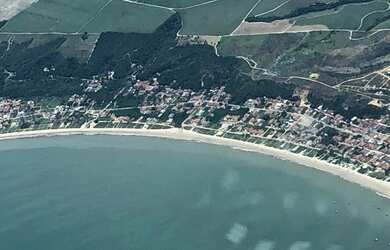 Imagem: A casa possui 4 Dormitórios, 3 Banheiros, 3 Vagas na garagem