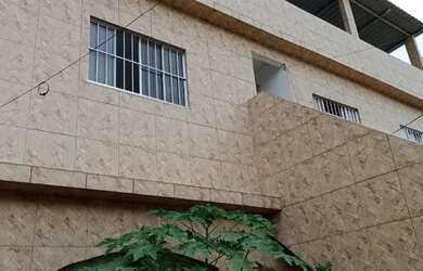 Imagem: A casa possui 2 Dormitórios, 1 Banheiro e está localizado