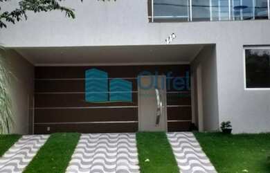 Imagem: A casa em condomínio possui 3 Dormitórios, 2 Banheiros, 4