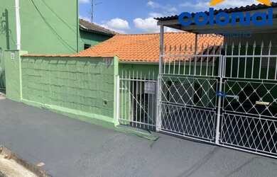 Imagem: A casa possui 2 Dormitórios, 1 Banheiro, 1 Vaga na garagem