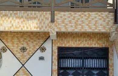 Imagem: A casa possui 2 Dormitórios, 1 Banheiro e está localizado