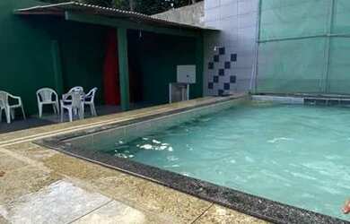 Imagem: A casa possui 3 Dormitórios, 1 Banheiro, 3 Vagas na garagem