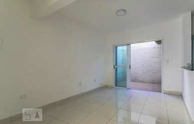 Imagem: A casa em condomínio possui 3 Dormitórios, 3 Banheiros, 2