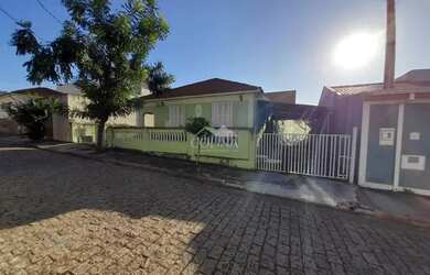 Imagem: A casa possui 3 Dormitórios, 1 Banheiro, 70m² de Área e