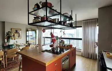 Imagem: O apartamento possui 4 Dormitórios, 5 Banheiros, 4 Vagas na