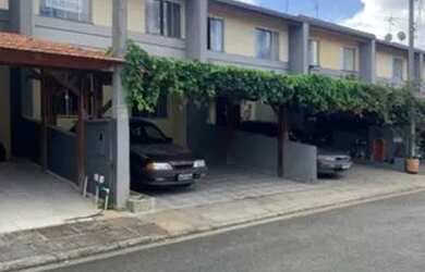 Imagem: A casa em condomínio possui 3 Dormitórios, 2 Banheiros, 2