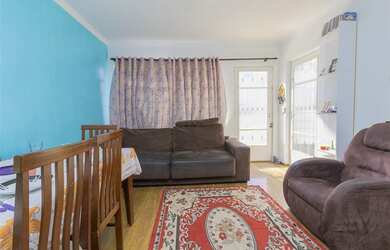 Imagem: A casa possui 2 Dormitórios, 1 Banheiro, 1 Vaga na garagem