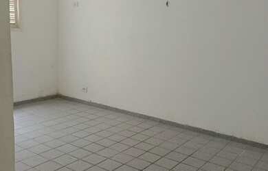 Imagem 12: Linda casa em pau amarelo