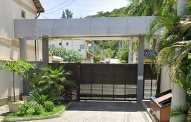 Imagem: A casa em condomínio possui 2 Dormitórios, 1 Banheiro, 2 Vagas