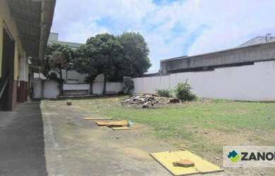 Imagem: O depósito possui 5 Vagas na garagem, 640m² de Área e está