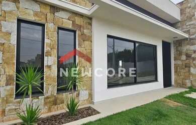 Imagem: A casa em condomínio possui 4 Dormitórios, 5 Banheiros, 4