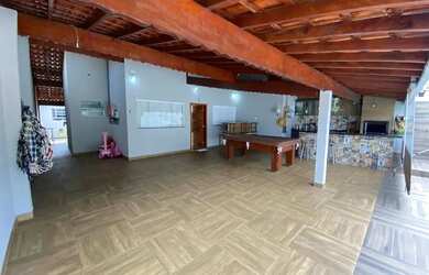 Imagem: A casa possui 2 Dormitórios, 3 Banheiros, 5 Vagas na garagem