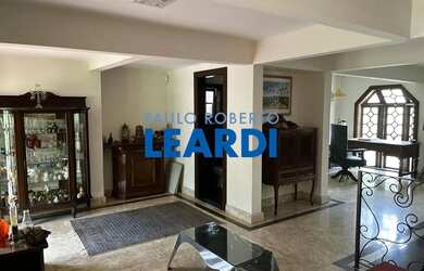 Imagem: A casa em condomínio possui 4 Dormitórios, 5 Banheiros, 4