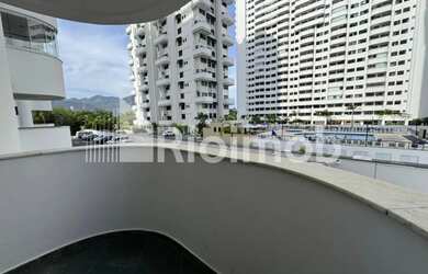 Imagem: O apartamento possui 3 Dormitórios, 3 Banheiros, 2 Vagas na