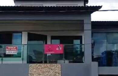 Imagem: A casa possui 4 Dormitórios, 4 Banheiros, 3 Vagas na garagem