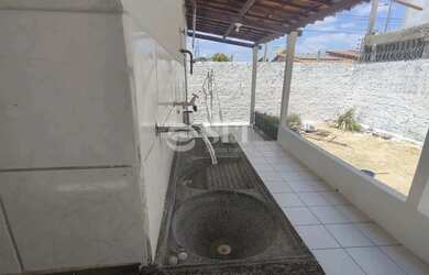 Imagem 14: S8034 VENDE OU ALUGA CASA com 3 quartos, sendo uma suíte, localizada...