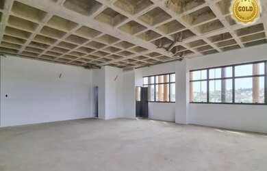 Imagem: O depósito possui 1 Vaga na garagem, 98m² de Área e está