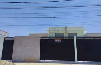 Imagem: A casa possui 2 Dormitórios, 2 Banheiros, 2 Vagas na garagem