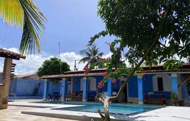 Imagem: A pousada chalé possui 4 Dormitórios, Acomodam 15 pessoas