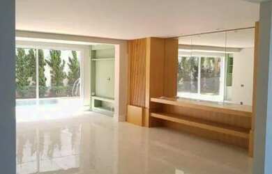 Imagem 2: Sobrado para vender no condomínio Alphaville com 3 suítes, pronto para morar