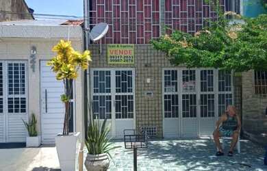 Imagem: A casa possui 3 Dormitórios, 3 Banheiros, 1 Vaga na garagem