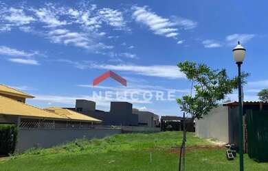 Imagem: O terreno possui 420m² de Área e está localizado em Vila