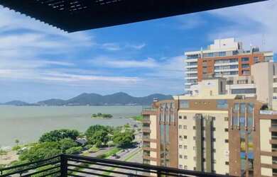 Imagem: O apartamento possui 4 Dormitórios, 5 Banheiros, 2 Vagas na