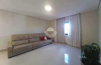 Imagem: A casa possui 3 Dormitórios, 5 Banheiros, 3 Vagas na garagem